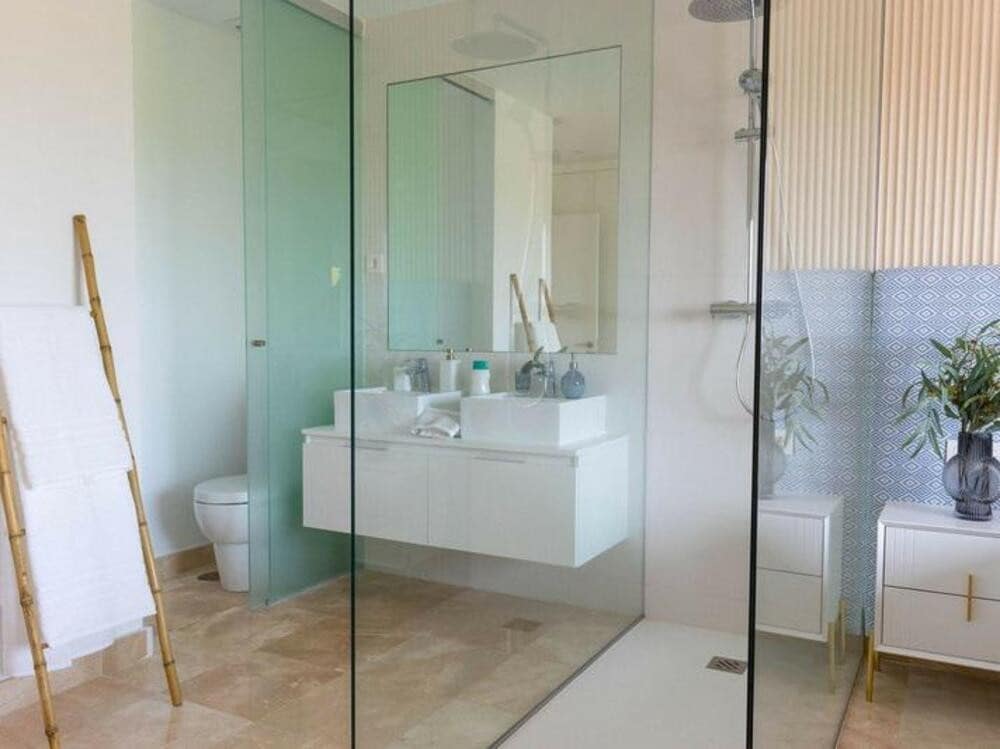 2 bedroom Penthouse for rent in Benahavis with pool garage - € 2,650 (Ref: 9026271)