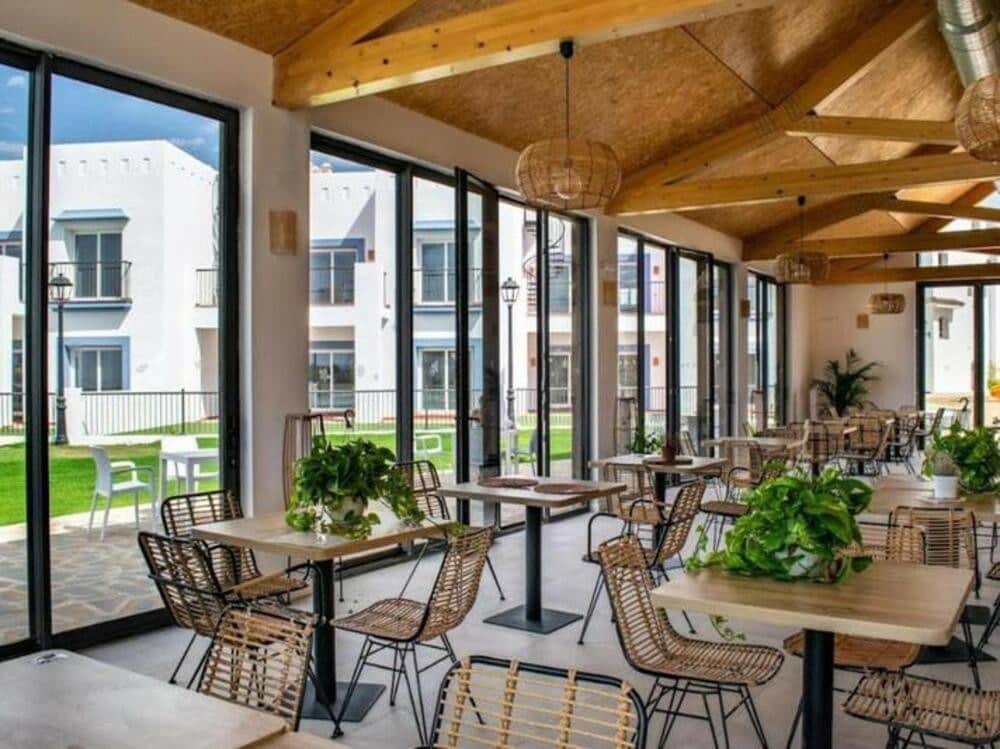 2 bedroom Penthouse for rent in Benahavis with pool garage - € 2,650 (Ref: 9026271)