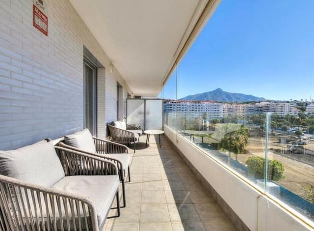3 sypialnia Apartament na sprzedaż w Playa Bajadilla - Puertos, Marbella z basenem garażem - 475 000 € (Ref: 9028996)