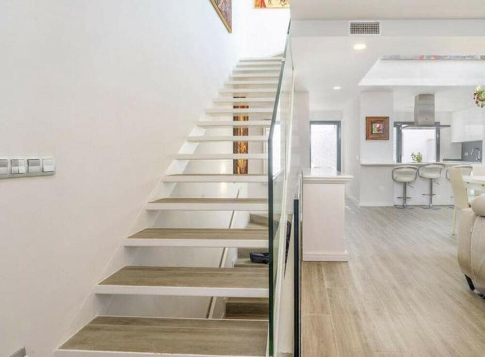 3 soveværelse Byhus til salg i Cancelada med swimmingpool garage - € 585.000 (Ref: 9028998)