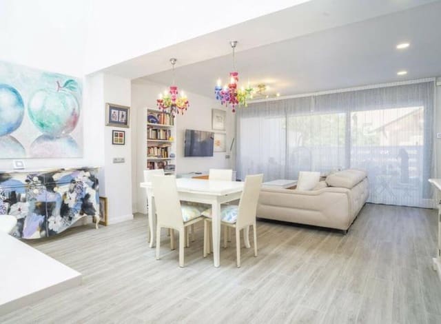 3 quarto Casa em Banda para venda em Cancelada, Estepona com piscina garagem - 585 000 € (Ref: 9028998)