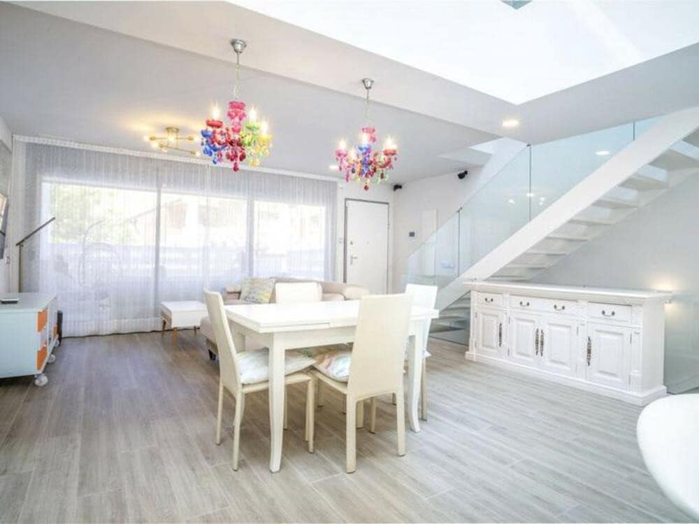 3 soveværelse Byhus til salg i Cancelada med swimmingpool garage - € 585.000 (Ref: 9028998)