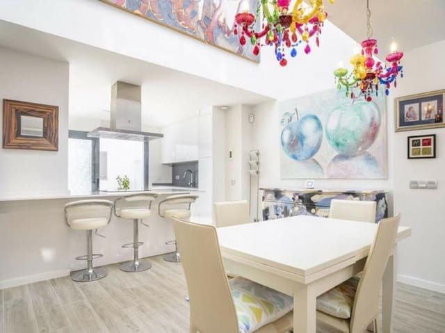 3 quarto Casa em Banda para venda em Cancelada, Estepona com piscina garagem - 585 000 € (Ref: 9028998)