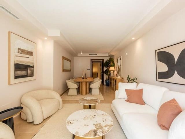 2 makuuhuone Huoneisto myytävänä paikassa Nueva Andalucía Centro, Marbella mukana uima-altaan 
autotalli - 581 000 € (Ref: 9031151)