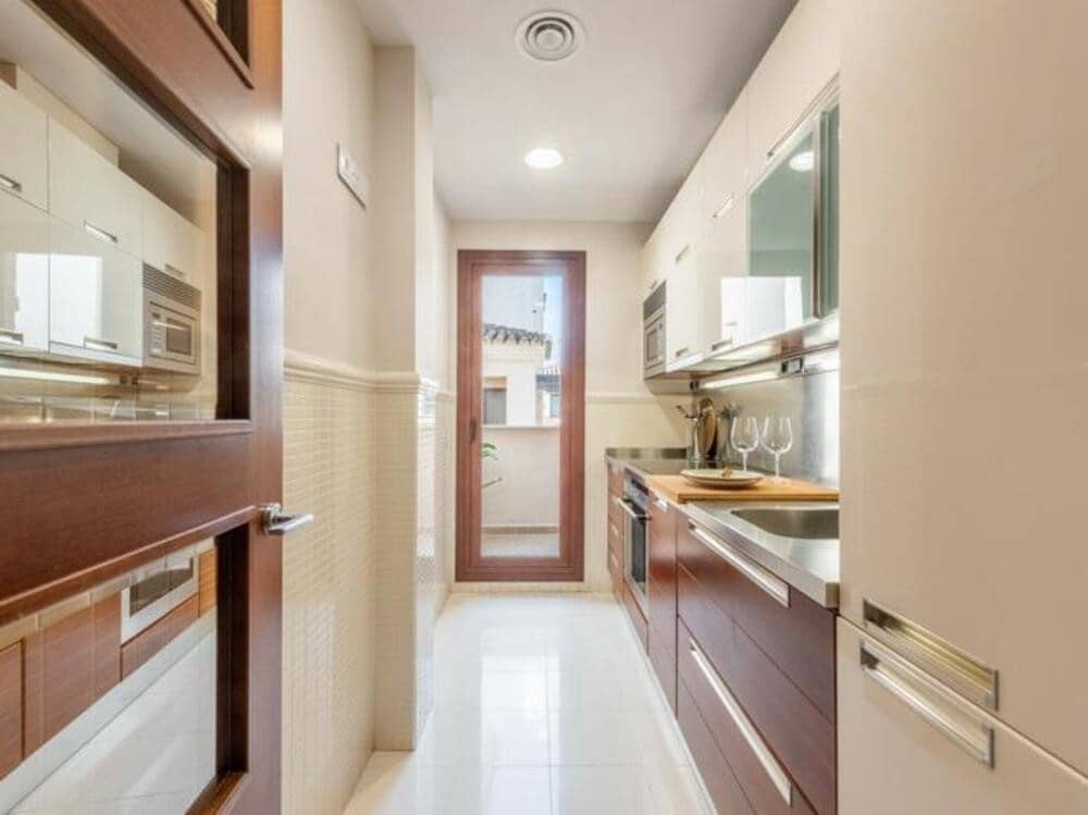 2 makuuhuone Huoneisto myytävänä paikassa Marbella mukana uima-altaan 
autotalli - 581 000 € (Ref: 9031151)