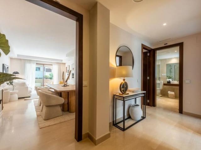 2 soverom Leilighet til salgs i Nueva Andalucía Centro, Marbella med svømmebasseng garasje - € 581 000 (Ref: 9031151)