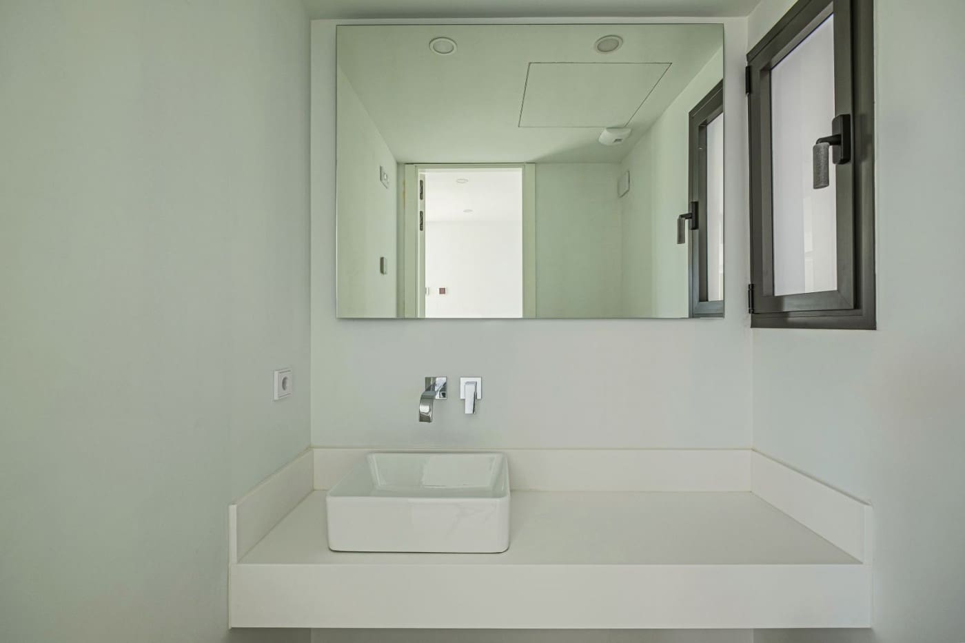 3 quarto Moradia para venda em Benahavis com piscina garagem - 1 490 000 € (Ref: 9031154)