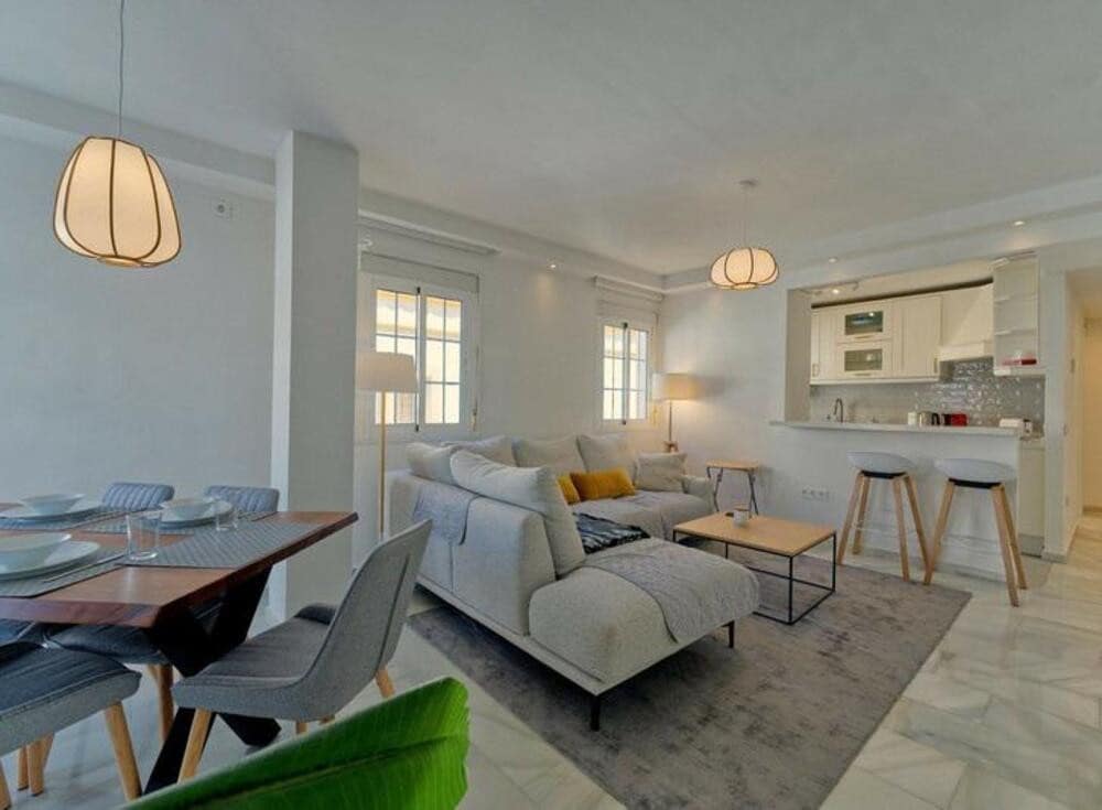 3 soveværelse Lejlighed til leje i Los Arqueros - € 2.200 (Ref: 9034027)