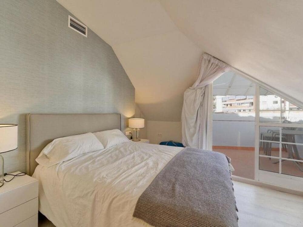 3 soveværelse Lejlighed til leje i Los Arqueros - € 2.200 (Ref: 9034027)