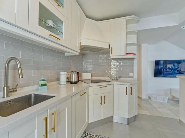 3 Zimmer Apartment zu vermieten in Los Arqueros, Benahavís - 2.200 € (Ref: 9034027)