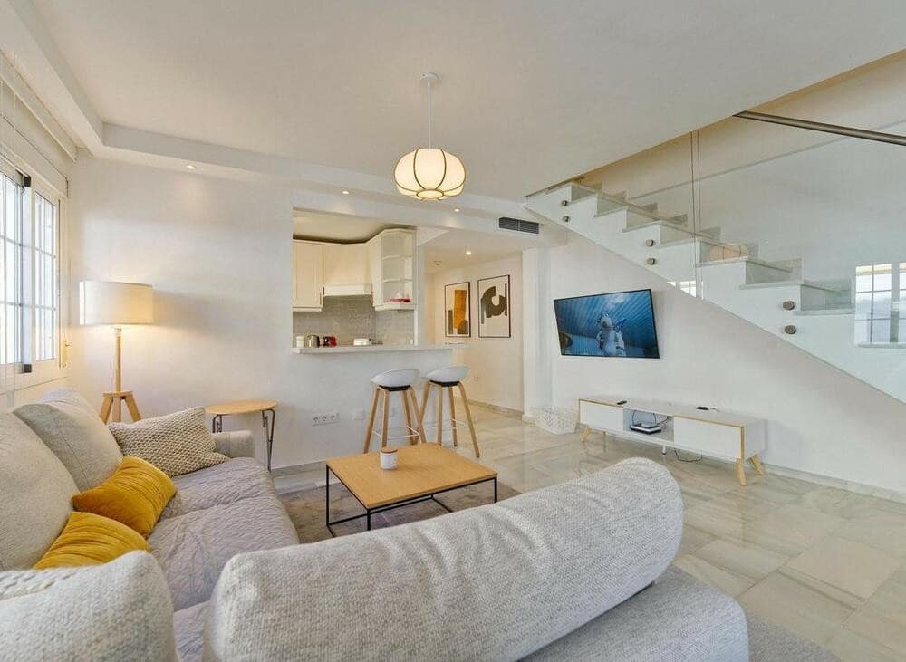 3 soveværelse Lejlighed til leje i Los Arqueros - € 2.200 (Ref: 9034027)