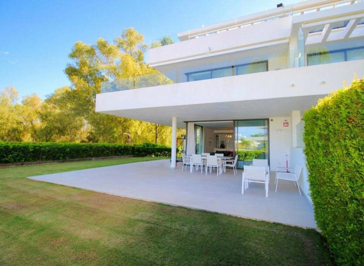 3 camera da letto Appartamento da affitare come casa vacanza in Estepona con piscina garage - 3.500 € (Rif: 9034028)