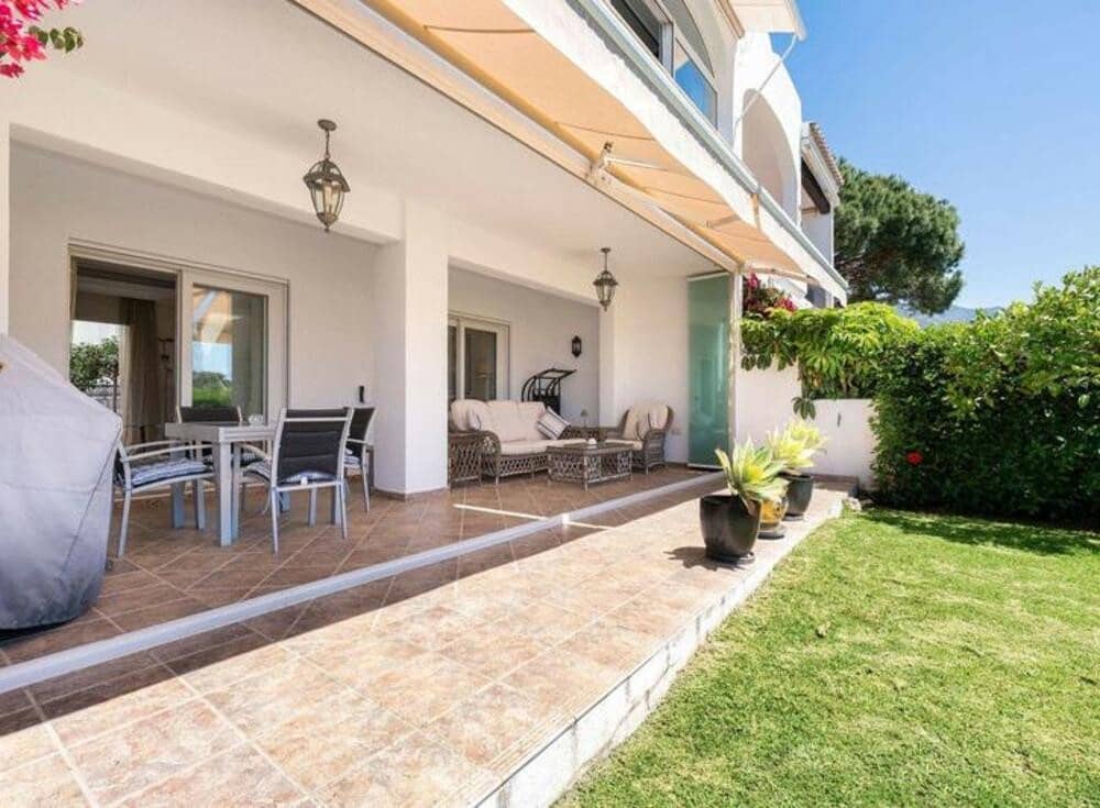 3 makuuhuone Omakotitalo myytävänä paikassa Marbella mukana uima-altaan - 1 250 000 € (Ref: 9034029)