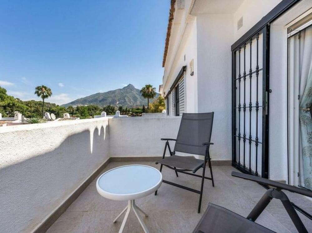 3 makuuhuone Omakotitalo myytävänä paikassa Marbella mukana uima-altaan - 1 250 000 € (Ref: 9034029)
