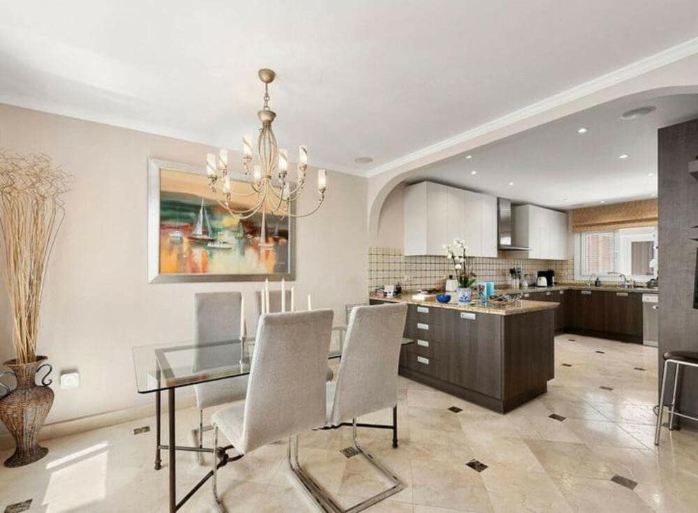 3 makuuhuone Omakotitalo myytävänä paikassa Marbella mukana uima-altaan - 1 250 000 € (Ref: 9034029)