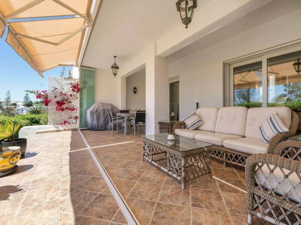 3 makuuhuone Omakotitalo myytävänä paikassa Marbella mukana uima-altaan - 1 250 000 € (Ref: 9034029)