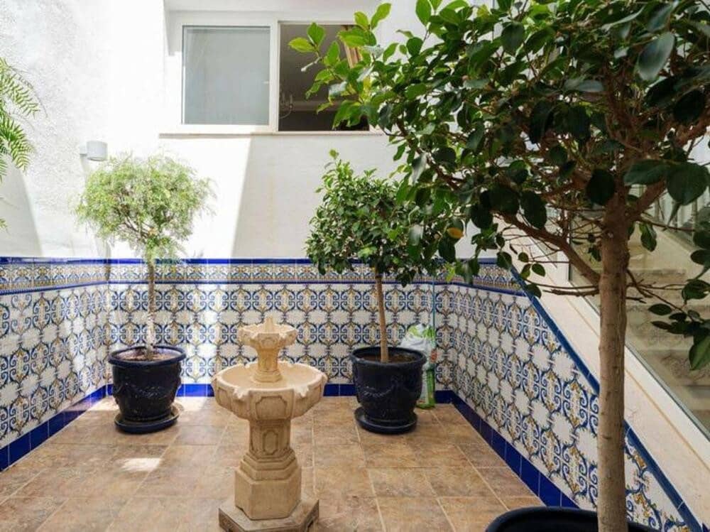 3 makuuhuone Omakotitalo myytävänä paikassa Marbella mukana uima-altaan - 1 250 000 € (Ref: 9034029)