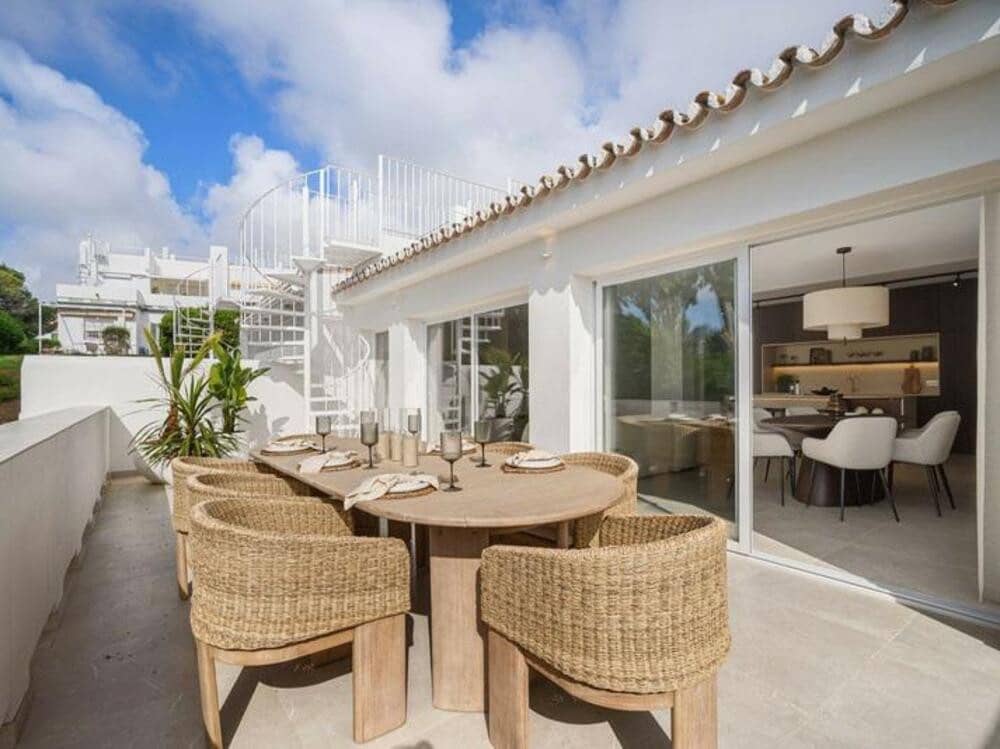 4 soveværelse Byhus til salg i Marbella med swimmingpool - € 1.475.000 (Ref: 9034030)