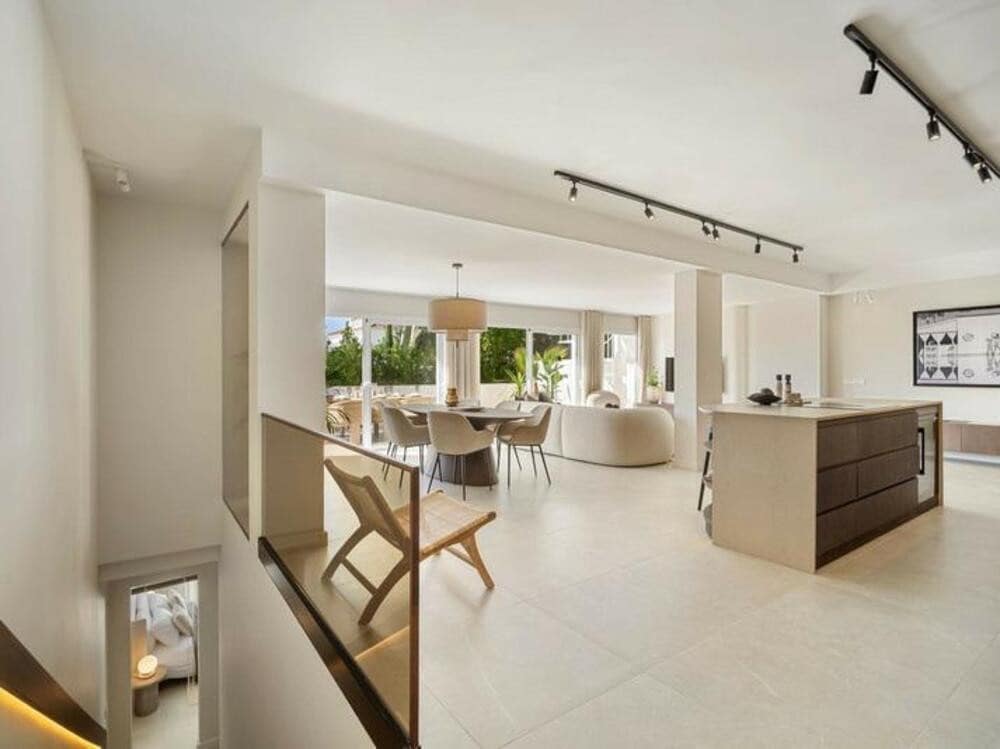 4 soveværelse Byhus til salg i Marbella med swimmingpool - € 1.475.000 (Ref: 9034030)