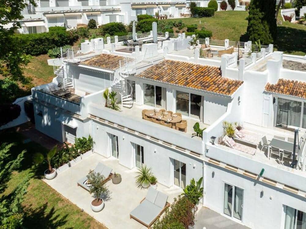 4 soveværelse Byhus til salg i Marbella med swimmingpool - € 1.475.000 (Ref: 9034030)