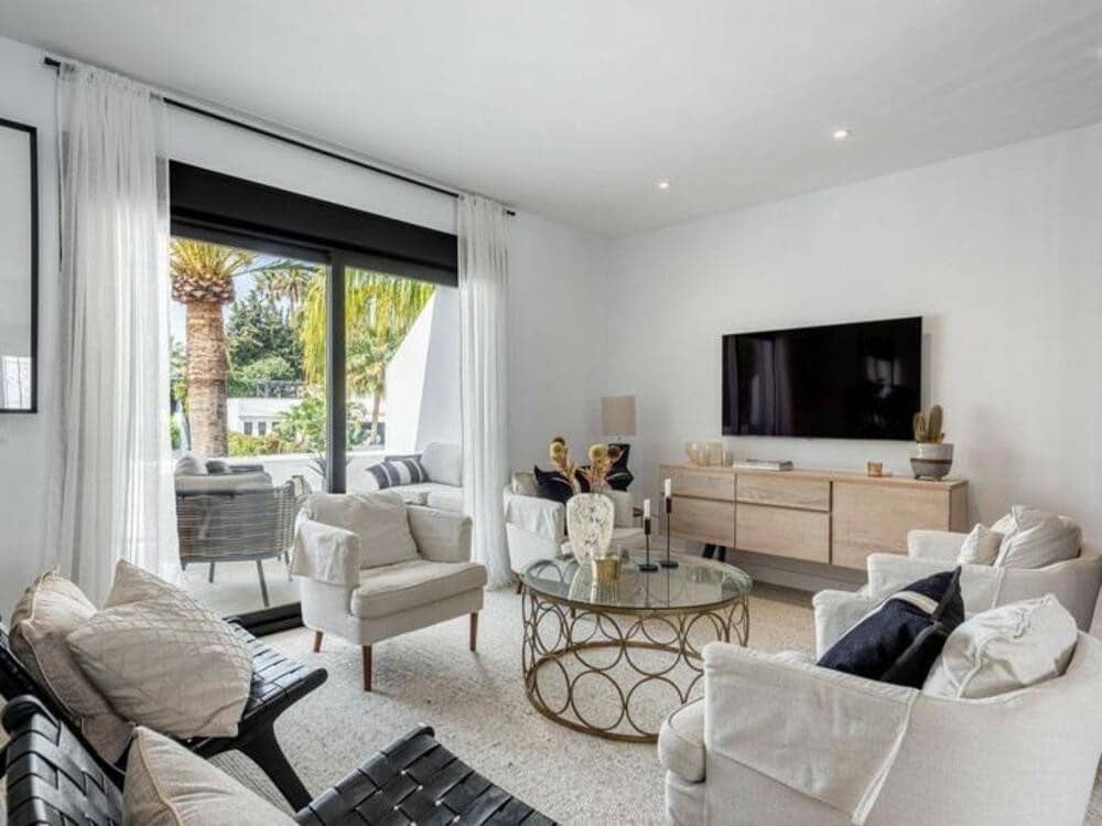 2 sovrum Takvåning till salu i Nueva Andalucia med pool - 799 000 € (Ref: 9034032)