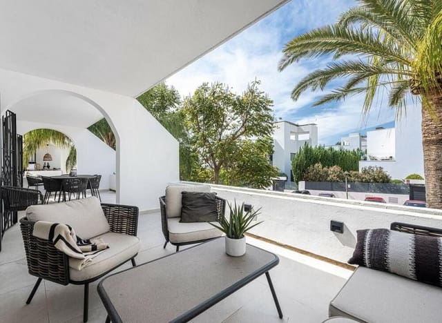 2 sovrum Takvåning till salu i Nueva Andalucía Centro, Marbella med pool - 799 000 € (Ref: 9034032)