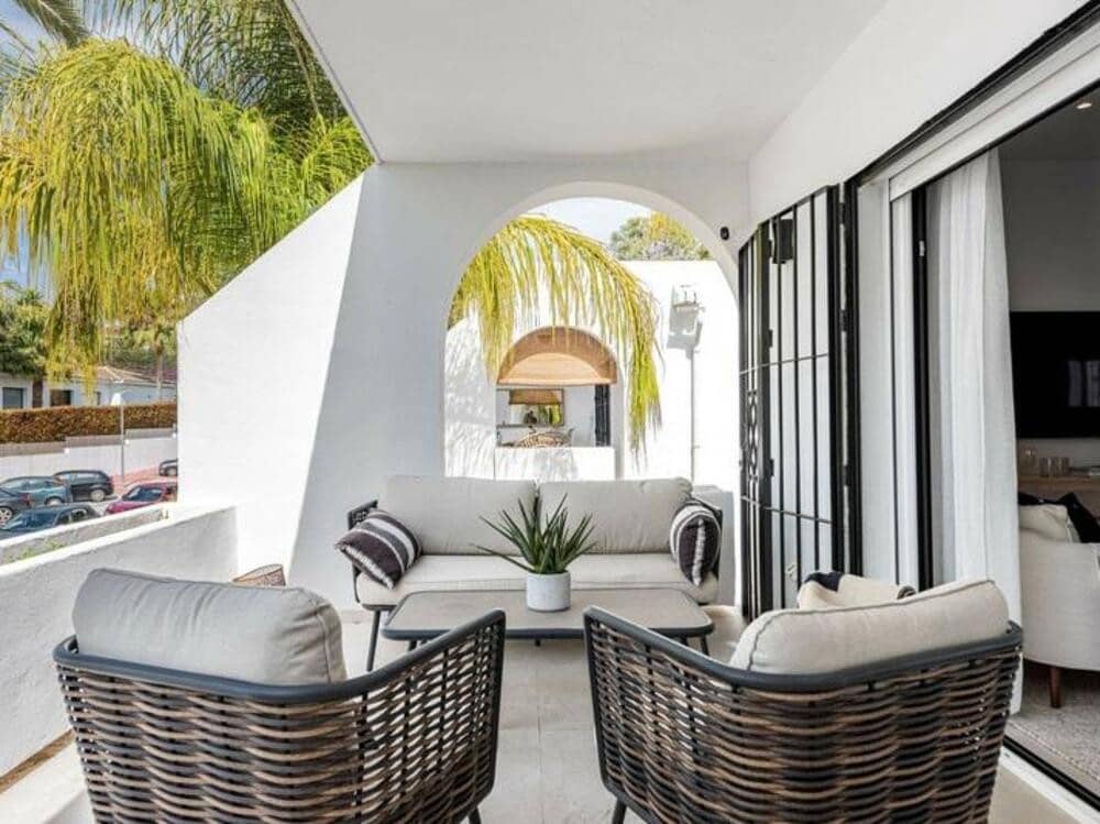 2 sovrum Takvåning till salu i Nueva Andalucia med pool - 799 000 € (Ref: 9034032)