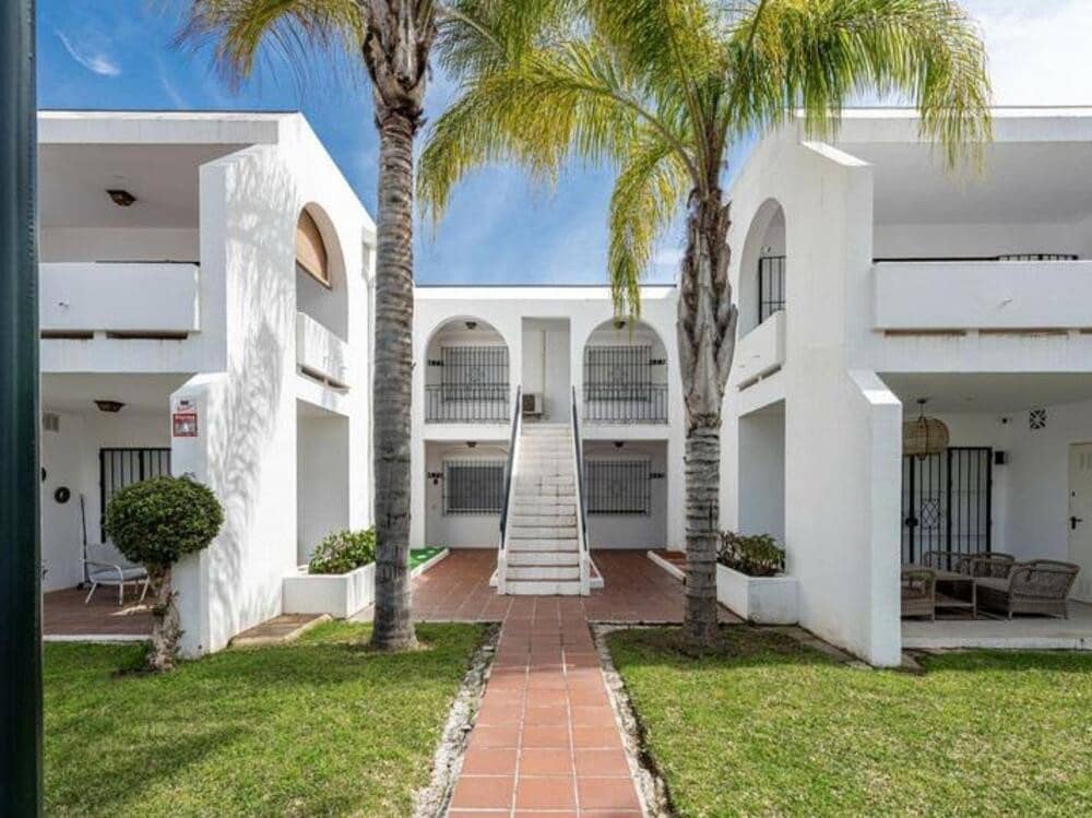 2 sovrum Takvåning till salu i Nueva Andalucia med pool - 799 000 € (Ref: 9034032)