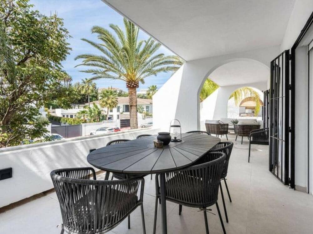2 sovrum Takvåning till salu i Nueva Andalucia med pool - 799 000 € (Ref: 9034032)