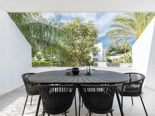 2 sovrum Takvåning till salu i Nueva Andalucía Centro, Marbella med pool - 799 000 € (Ref: 9034032)