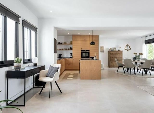 2 soverom Penthouse til salgs i Nueva Andalucía Centro, Marbella med svømmebasseng - € 799 000 (Ref: 9034032)