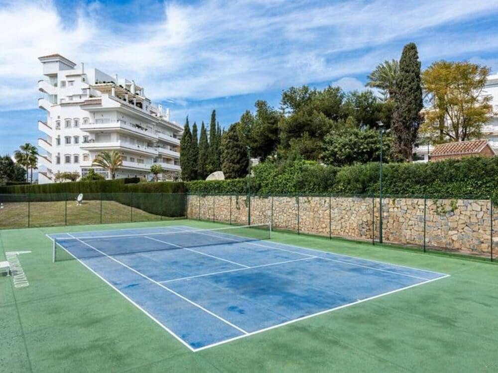 2 soverom Penthouse til salgs i Nueva Andalucia med svømmebasseng - € 799 000 (Ref: 9034032)