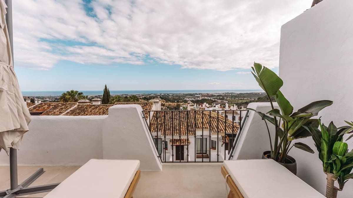 3 sypialnia Dom na sprzedaż w Los Arqueros z basenem garażem - 699 000 € (Ref: 9034035)