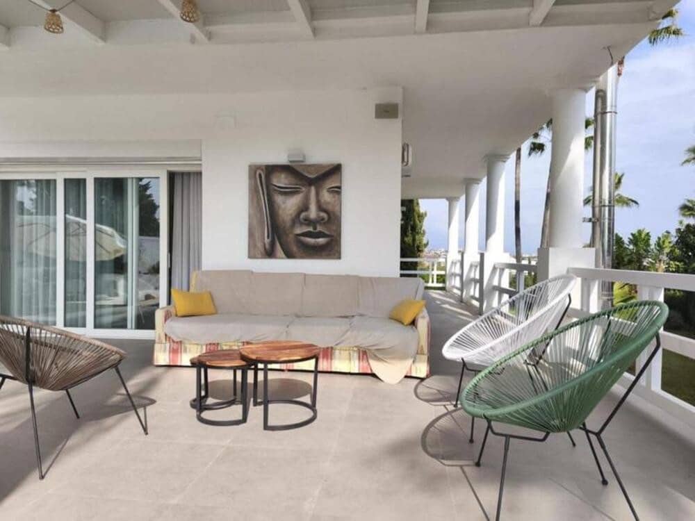 5 soveværelse Villa til leje i New Golden Mile med swimmingpool garage - € 9.000 (Ref: 9036233)