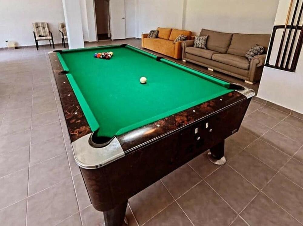 5 soveværelse Villa til leje i New Golden Mile med swimmingpool garage - € 9.000 (Ref: 9036233)