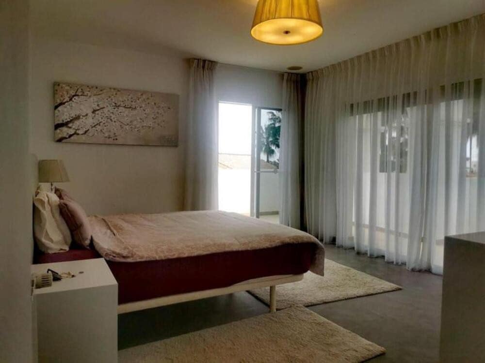 5 soveværelse Villa til leje i New Golden Mile med swimmingpool garage - € 9.000 (Ref: 9036233)