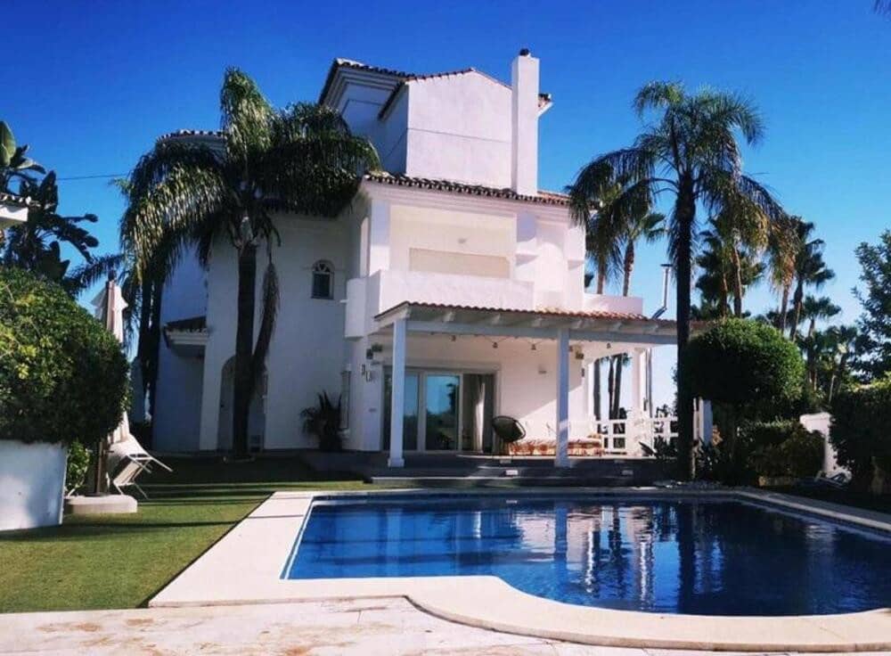 5 soveværelse Villa til leje i New Golden Mile med swimmingpool garage - € 9.000 (Ref: 9036233)