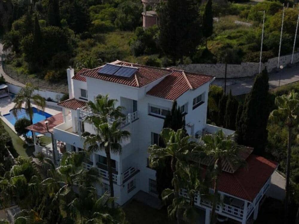 5 soveværelse Villa til leje i New Golden Mile med swimmingpool garage - € 9.000 (Ref: 9036233)