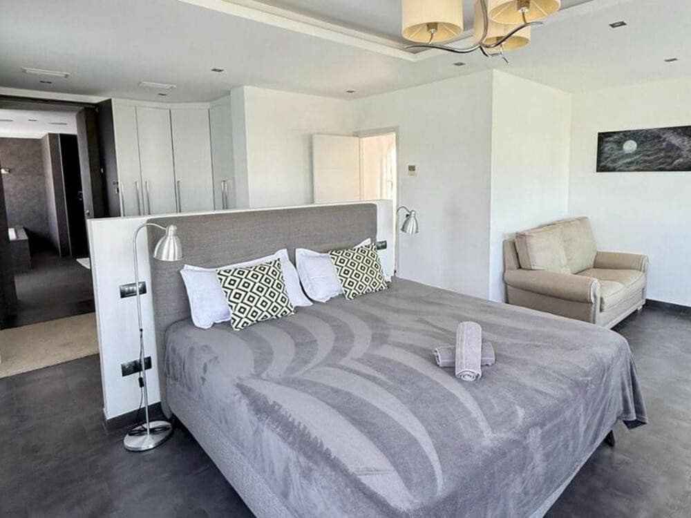 5 makuuhuone Huvila vuokrattavana paikassa New Golden Mile mukana uima-altaan 
autotalli - 8 000 € (Ref: 9036233)