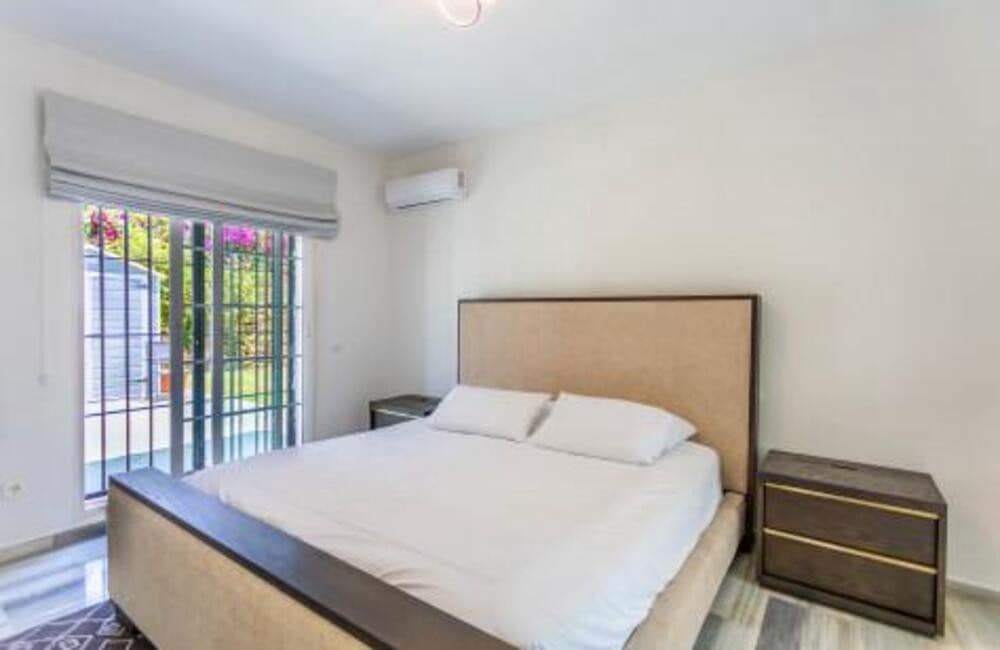 5 camera da letto Villa da affittare in Marbella con piscina - 12.000 € (Rif: 9041951)