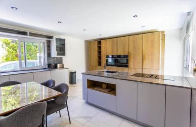 5 bedroom Villa for rent in Aloha Golf, Marbella with pool - € 12,000 (Ref: 9041951)