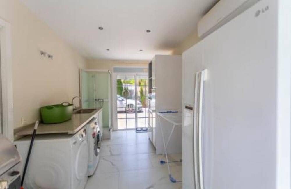 5 camera da letto Villa da affittare in Marbella con piscina - 12.000 € (Rif: 9041951)