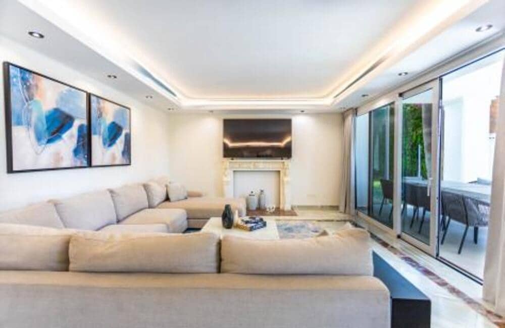 5 soveværelse Villa til leje i Marbella med swimmingpool - € 12.000 (Ref: 9041951)