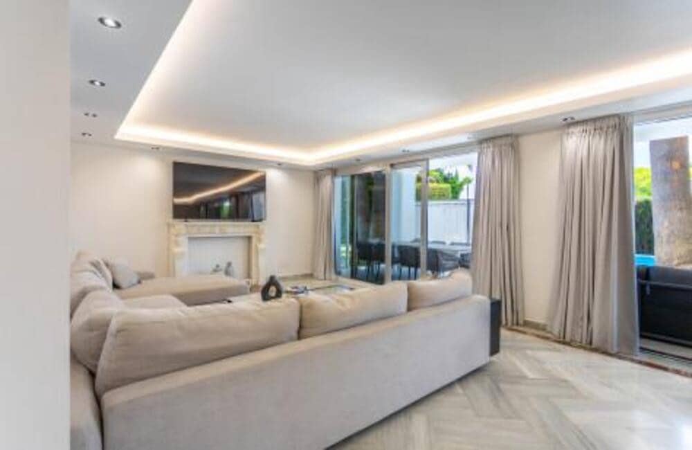 5 soveværelse Villa til leje i Marbella med swimmingpool - € 12.000 (Ref: 9041951)