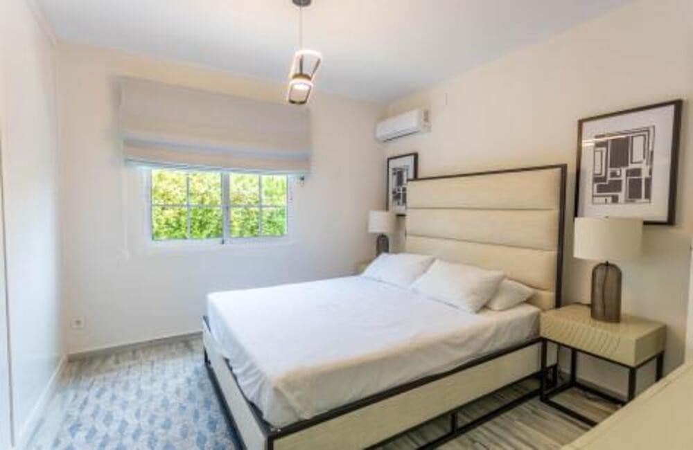 5 soveværelse Villa til leje i Marbella med swimmingpool - € 12.000 (Ref: 9041951)