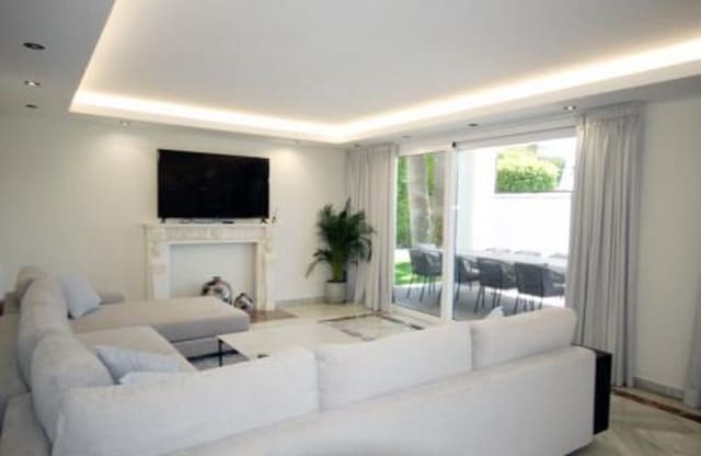 Chalet de 5 habitaciones en Aloha Golf, Marbella en alquiler vacacional con piscina - 12.000 € (Ref: 9041952)