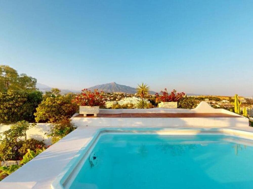 3 sypialnia Penthouse na sprzedaż w Guadalmina z basenem garażem - 1 350 000 € (Ref: 9041955)