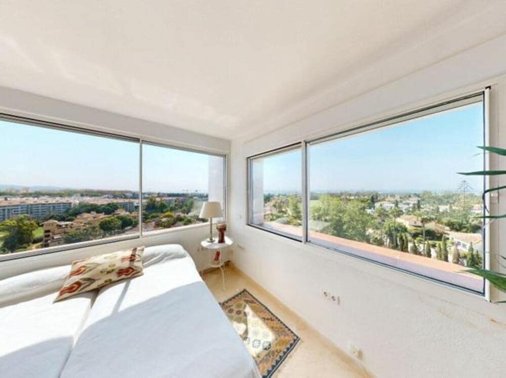 3 sypialnia Penthouse na sprzedaż w Guadalmina z basenem garażem - 1 350 000 € (Ref: 9041955)