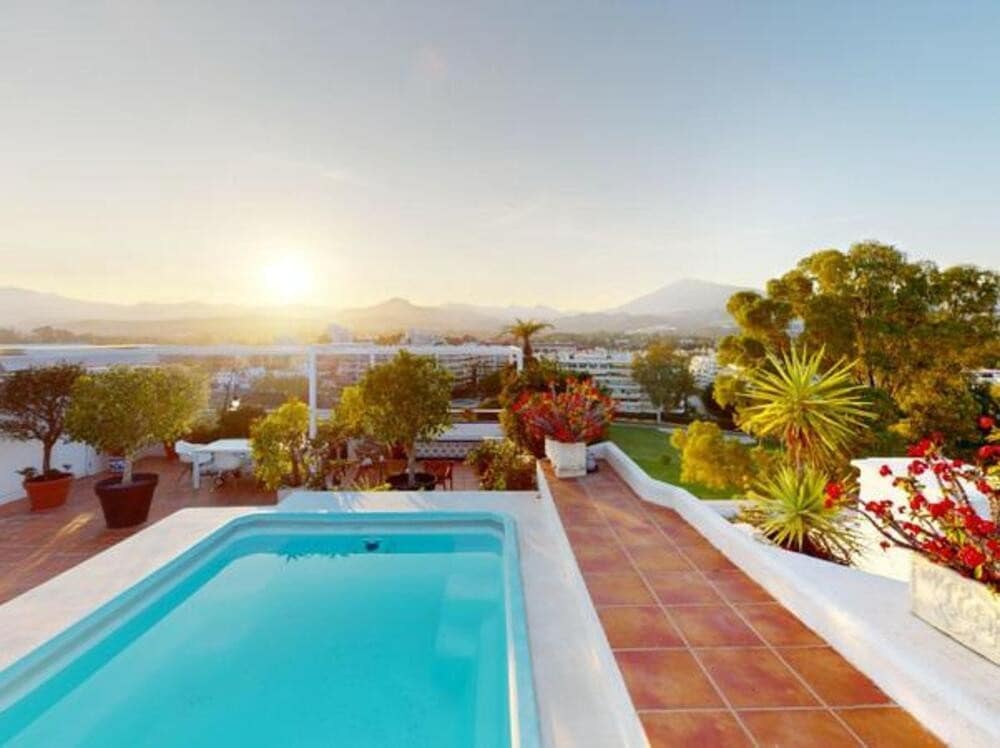 3 sypialnia Penthouse na sprzedaż w Guadalmina z basenem garażem - 1 350 000 € (Ref: 9041955)