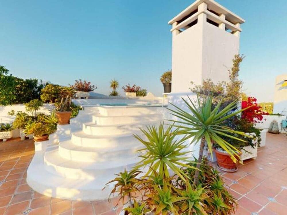 3 sypialnia Penthouse na sprzedaż w Guadalmina z basenem garażem - 1 350 000 € (Ref: 9041955)